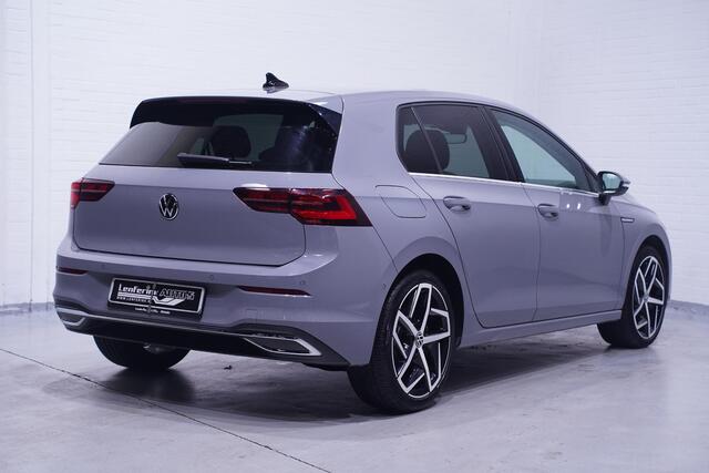 Volkswagen GOLF 1.5 eTSI Style Panodak Led matrix Apple Carplay Winterpakket Sideassist Memory sportstoelen Virtual NAP Rijklaar!