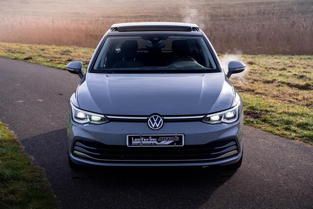 Volkswagen GOLF 1.5 eTSI Style Panodak Led matrix Apple Carplay Winterpakket Sideassist Memory sportstoelen Virtual NAP Rijklaar!