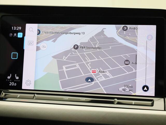 Volkswagen GOLF 1.0eTSI/110PK Life Business DSG · Navigatie · Trekhaak · Stoel- & stuurverwarming