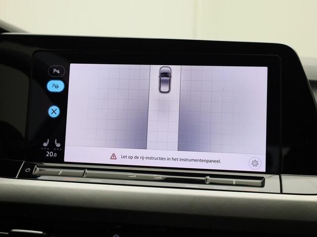 Volkswagen GOLF 1.0eTSI/110PK Life Business DSG · Navigatie · Trekhaak · Stoel- & stuurverwarming