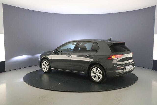 Volkswagen GOLF Life 1.5 eTSI 130pk DSG Automaat Adaptive cruise control, Achteruitrijcamera, LED koplampen, DAB, Radio, Stuurwiel verwarmd, Airco, App connect, Parkeersensoren, Stoelverwarming