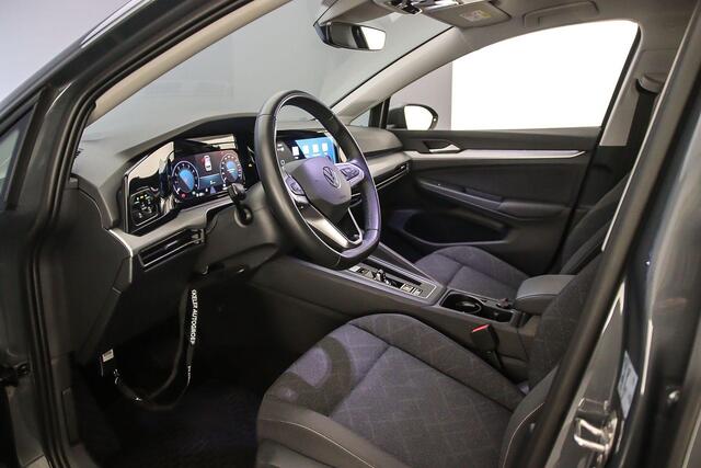 Volkswagen GOLF Life 1.5 eTSI 130pk DSG Automaat Adaptive cruise control, Achteruitrijcamera, LED koplampen, DAB, Radio, Stuurwiel verwarmd, Airco, App connect, Parkeersensoren, Stoelverwarming