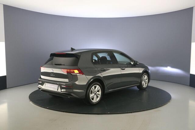 Volkswagen GOLF Life 1.5 eTSI 130pk DSG Automaat Adaptive cruise control, Achteruitrijcamera, LED koplampen, DAB, Radio, Stuurwiel verwarmd, Airco, App connect, Parkeersensoren, Stoelverwarming