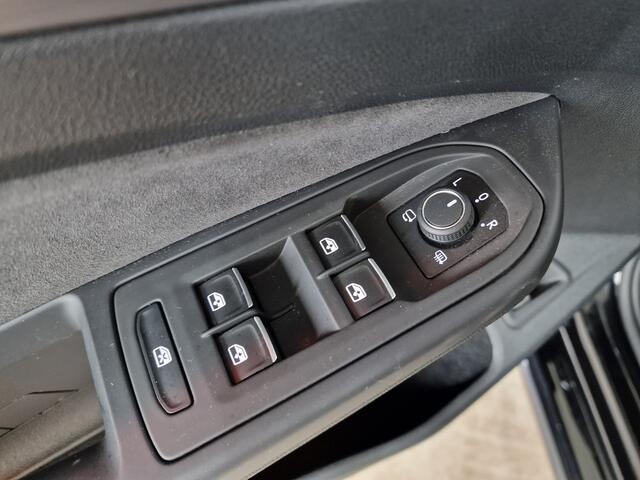 Volkswagen GOLF 1.4 eHybrid Style PHEV | Lane | ACC | Camera | Ambiance | Massage | D.Hoek |