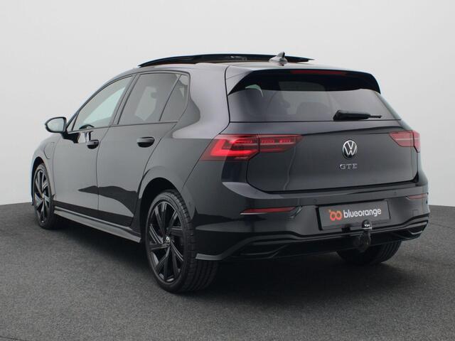 Volkswagen GOLF 1.4 eHybrid GTE 245PK DSG Pano-Schuifdak, Head-Up Display, Keyless, Adaptieve Cruise Controle, Side Assist, Achteruitrijcamera, Stoel-Stuurverwarming, Trekhaak, 18" LM Velgen
