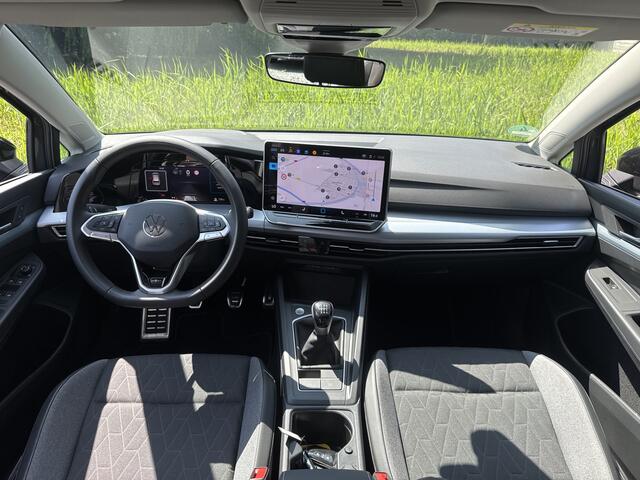 Volkswagen GOLF 1.5 TSI LIFE BUSINSS VIRTUAL/NAVI/TREKHAAK