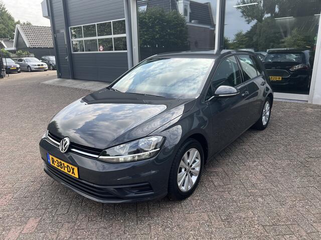 Volkswagen GOLF 1.0 TSI Trendline Trekhaak, LM Velgen, Airco.