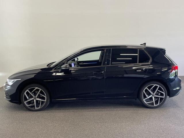 Volkswagen GOLF 1.5 eTSI Life Trekhaak Navigatie Apple Carplay/ Android Auto Camera Parkeersensoren Adaptive Cruise Control Stuur- en stoelverwarming Virtual Cockpit Lichtmetalen velgen Sfeerverlichting Climate Control