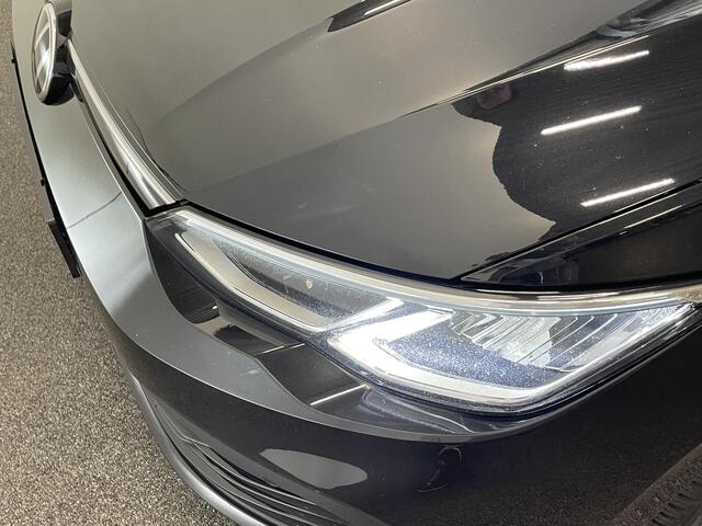 Volkswagen GOLF 1.5 eTSI Life Trekhaak Navigatie Apple Carplay/ Android Auto Camera Parkeersensoren Adaptive Cruise Control Stuur- en stoelverwarming Virtual Cockpit Lichtmetalen velgen Sfeerverlichting Climate Control