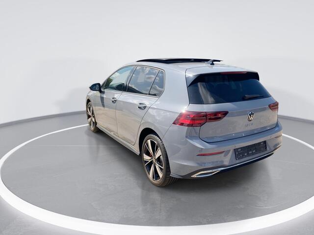 Volkswagen GOLF 1.4TSI eHybrid 180kW/245pk 6-DSG · Panoramadak · Navigatie · Camera + Parkeersensoren · Head-up Display ·