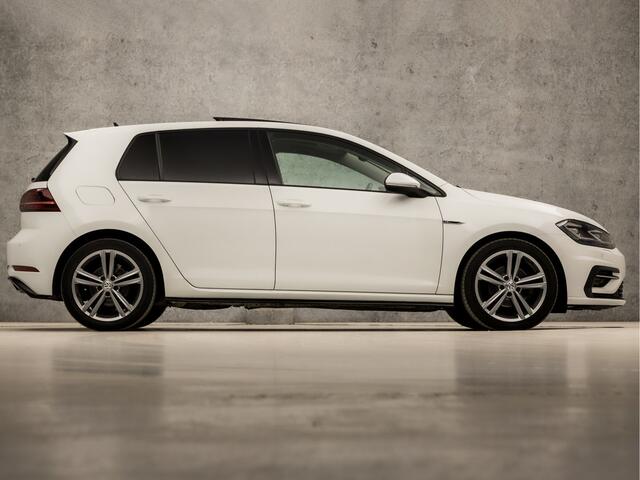 Volkswagen GOLF 1.0 TSI R-Line Sport (SCHUIFDAK, VIRTUAL COCKPIT, APPLE CARPLAY, DYNAUDIO, GROOT NAVI, ALCANTARA SPORTSTOELEN, ADAPTIVE CRUISE, LED KOPLAMPEN, KEYLESS, ADAPTIVE CRUISE, GETINT GLAS, PARKEERSENSOREN, NIEUWSTAAT)