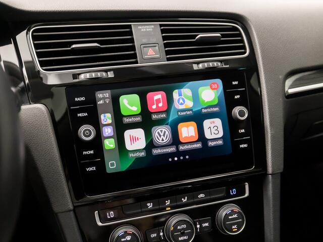 Volkswagen GOLF 1.0 TSI R-Line Sport (SCHUIFDAK, VIRTUAL COCKPIT, APPLE CARPLAY, DYNAUDIO, GROOT NAVI, ALCANTARA SPORTSTOELEN, ADAPTIVE CRUISE, LED KOPLAMPEN, KEYLESS, ADAPTIVE CRUISE, GETINT GLAS, PARKEERSENSOREN, NIEUWSTAAT)