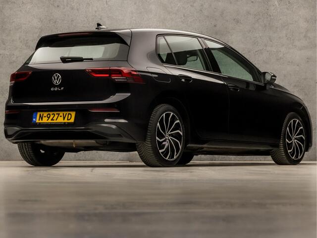 Volkswagen GOLF 1.0 TSI Sport (APPLE CARPLAY, GROOT NAVI, MEMORY SEATS, ALCANTARA, CAMERA, SPORTSTOELEN, KEYLESS, LM VELGEN, LED KOPLAMPEN, NIEUWSTAAT)