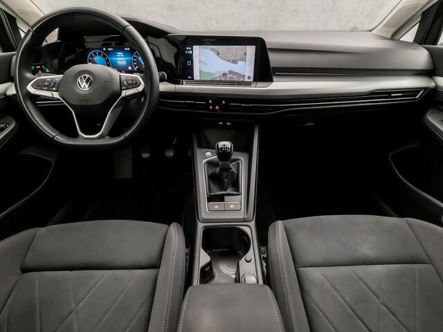 Volkswagen GOLF 1.0 TSI Sport (APPLE CARPLAY, GROOT NAVI, MEMORY SEATS, ALCANTARA, CAMERA, SPORTSTOELEN, KEYLESS, LM VELGEN, LED KOPLAMPEN, NIEUWSTAAT)