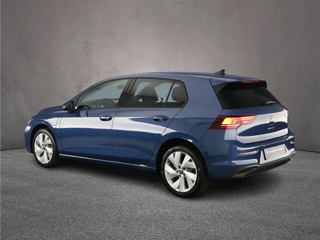 Volkswagen GOLF Life Edition 1.5 TSI eHybrid 204pk DSG Automaat Adaptive cruise control, Achteruitrijcamera, Stuurwiel verwarmd, Parkeersensoren, Stoelverwarming, App connect