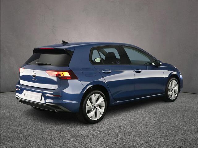 Volkswagen GOLF Life Edition 1.5 TSI eHybrid 204pk DSG Automaat Adaptive cruise control, Achteruitrijcamera, Stuurwiel verwarmd, Parkeersensoren, Stoelverwarming, App connect