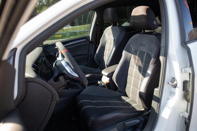 Volkswagen GOLF 2.0 TSI GTI Clubsport 266PK , Pano dak, Adap. Cruise, Dynaudio