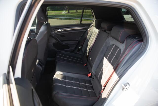 Volkswagen GOLF 2.0 TSI GTI Clubsport 266PK , Pano dak, Adap. Cruise, Dynaudio