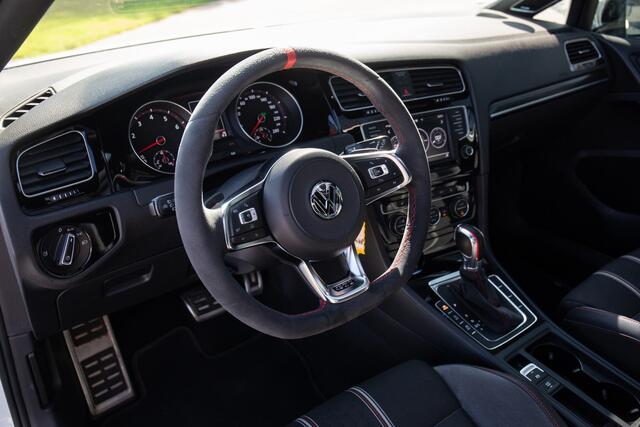 Volkswagen GOLF 2.0 TSI GTI Clubsport 266PK , Pano dak, Adap. Cruise, Dynaudio