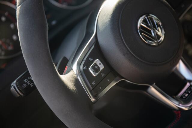 Volkswagen GOLF 2.0 TSI GTI Clubsport 266PK , Pano dak, Adap. Cruise, Dynaudio