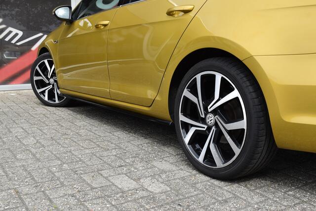 Volkswagen GOLF Variant 1.5 TSI Highline Business R-Line Automaat / Adap. Cruise / Sportstoelen / Parkeersensoren v+a / Navi