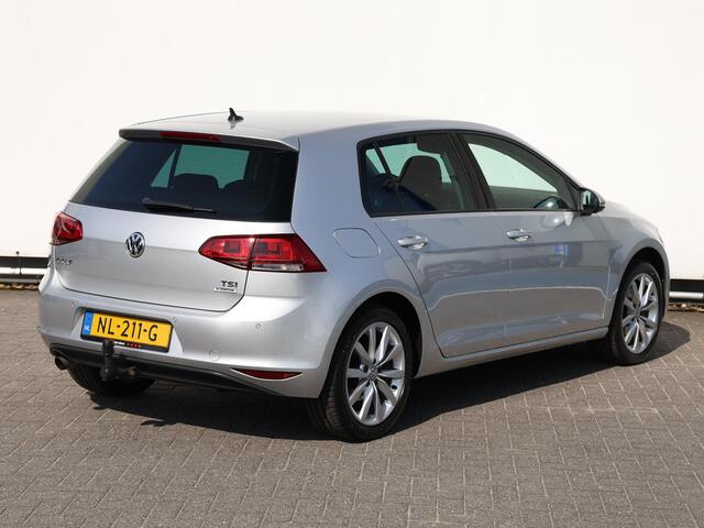 Volkswagen GOLF 1.2 TSI Highline 110pk | Navigatie | Climate control | Trekhaak | Cruise control