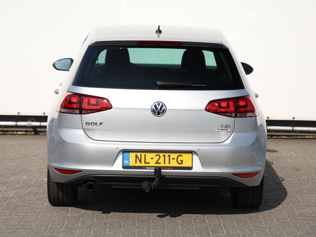 Volkswagen GOLF 1.2 TSI Highline 110pk | Navigatie | Climate control | Trekhaak | Cruise control