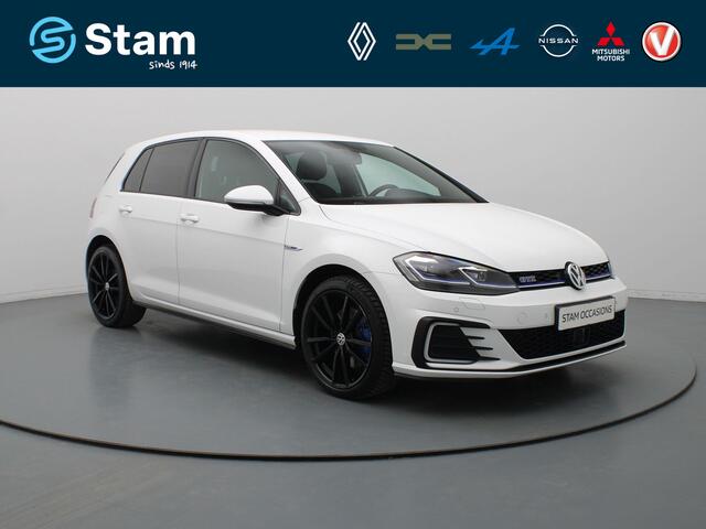 Volkswagen GOLF 150pk TSI PHEV GTE Climate | Parkeersens. v+a | Stoelverw.