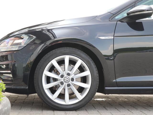 Volkswagen GOLF Variant 1.5 TSI 131 pk Highline | Navigatie | Trekhaak | Climatronic | App Connect | Camera | Adaptive Cruise | Stoelverwarming | Digital Cockpit |