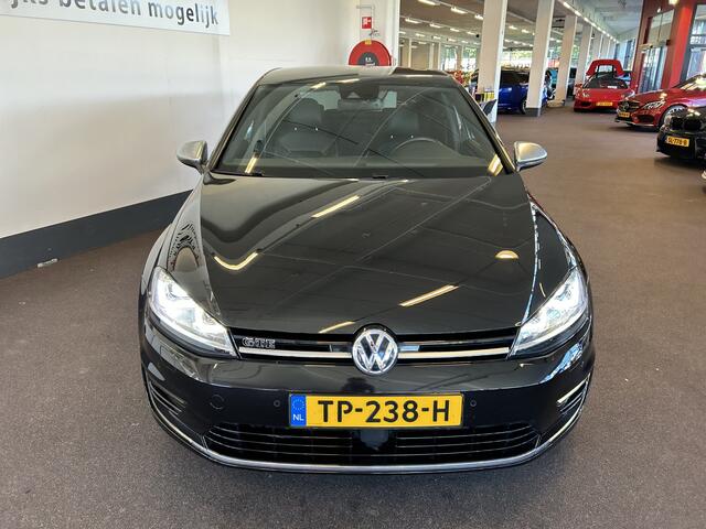 Volkswagen GOLF 1.4 TSI GTE Automaat | Adaptief onderstel | Adaptieve cruise control | Elek. verstelbaar lederen bekleding | Keyless | Lane assist | Navigatie | Apple carplay | Park assist | Climate control | Dodehoeksdetectie | Cadiz velgen