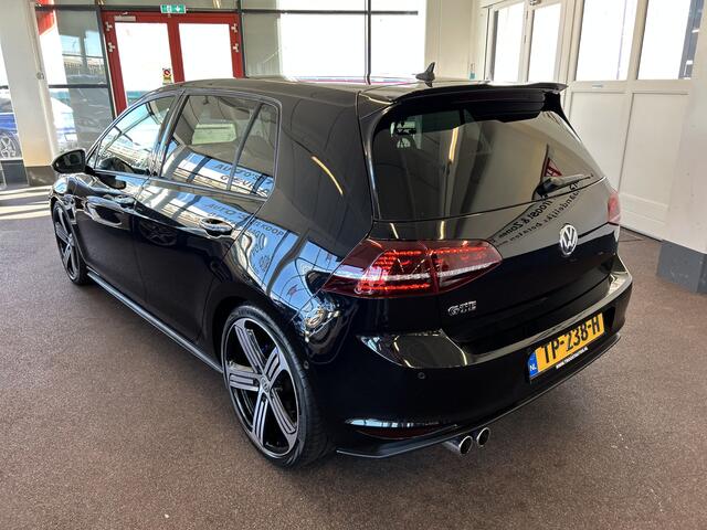 Volkswagen GOLF 1.4 TSI GTE Automaat | Adaptief onderstel | Adaptieve cruise control | Elek. verstelbaar lederen bekleding | Keyless | Lane assist | Navigatie | Apple carplay | Park assist | Climate control | Dodehoeksdetectie | Cadiz velgen