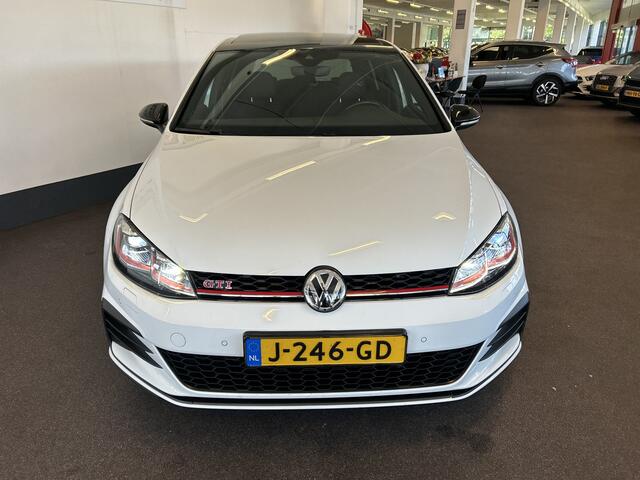 Volkswagen GOLF 2.0 TSI GTI Performance | Panoramadak | Digital dashboard | Keyless | Adaptief onderstel | Adaptieve cruise control | Dynaudio | Achteruitrijcamera | Apple carplay | Park assist | Lane assist | Dodehoeksdetectie | Climate control | Elek. inklapbare trekha