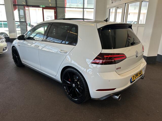 Volkswagen GOLF 2.0 TSI GTI Performance | Panoramadak | Digital dashboard | Keyless | Adaptief onderstel | Adaptieve cruise control | Dynaudio | Achteruitrijcamera | Apple carplay | Park assist | Lane assist | Dodehoeksdetectie | Climate control | Elek. inklapbare trekha