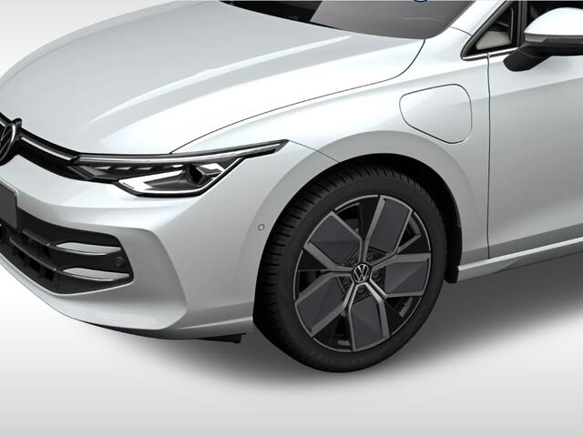 Volkswagen GOLF Style Edition 1.5 eHybrid 204 pk 6 versn. DSG · Multimedia Pakket · Panoramisch schuif-, kanteldak, elektrisch bedienbaar · Trekhaak, elektrisch inklapbaar ·