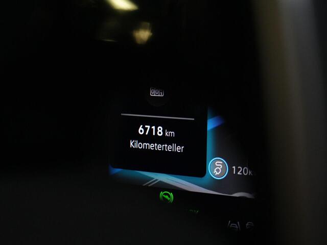 Volkswagen GOLF 1.5 eTSI 150 pk DSG R-Line | Panoramadak | Trekhaak | IQ Light | Harman/Kardon | Head-up display | Stuur-/stoelverwarming