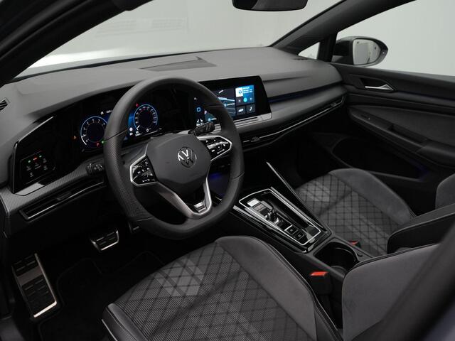 Volkswagen GOLF 1.5 eTSI 150 pk DSG R-Line | Panoramadak | IQ Light | Stuur-/stoelverwarming | Achteruitrijcamera | Sportonderstel