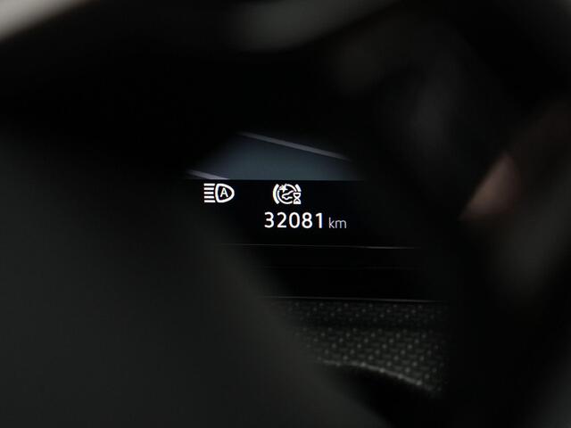 Volkswagen GOLF 1.5 eTSI 150 pk DSG R-Line | Panoramadak | IQ Light | Stuur-/stoelverwarming | Achteruitrijcamera | Sportonderstel