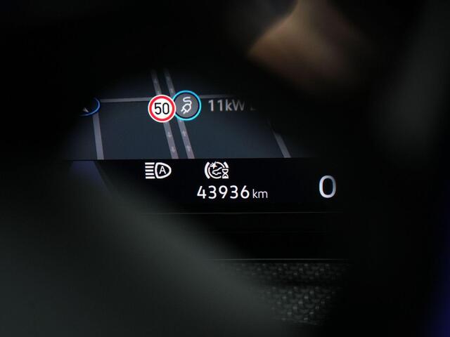 Volkswagen GOLF 2.0 TSI 320 pk DSG R 4Motion | Panoramadak | Akrapovic | Adaptief sportonderstel | Harman/Kardon | Head-up display