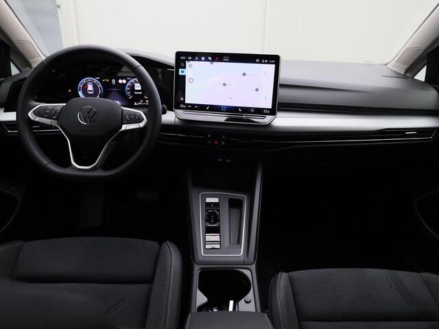 Volkswagen GOLF Variant 1.5eTSI/116PK Life DSG · Navigatie · Alcantara/Stof · Massagefunctie · Garantie tot 18-07-2029 of 100000km.