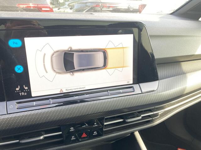 Volkswagen GOLF Variant 1.5eTSI/150PK DSG R-Line · Panoramadak · Navigatie · Parkeersensoren
