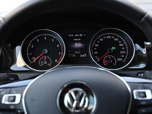 Volkswagen GOLF Variant 1.5 TSI Highline 150PK DSG | Navigatie | LED | Adaptieve Cruise Control | Stoelverwarming | 17 Inch velgen | DAB+ | Climate Control |