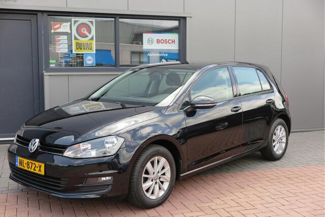 Volkswagen GOLF 1.2 TSI 81KW 110pk Trendline,Cruisecontrol , Trekhaak, Climate control, LMV. Nieuwe APK .