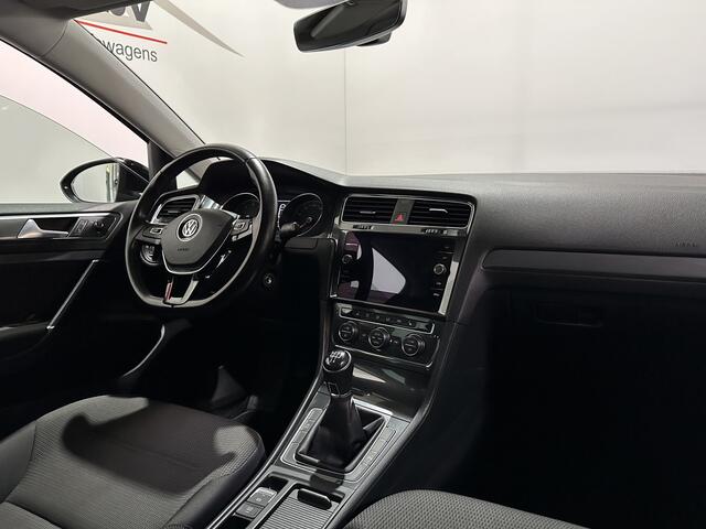 Volkswagen GOLF 1.0 TSI Trendline - Navi / Bluetooth / PDC