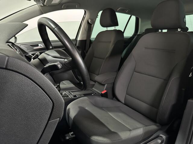 Volkswagen GOLF 1.0 TSI Trendline - Navi / Bluetooth / PDC