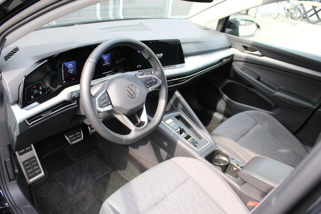 Volkswagen GOLF 1.5 eTSI DSG Move | ACC | Trekhaak | Carplay