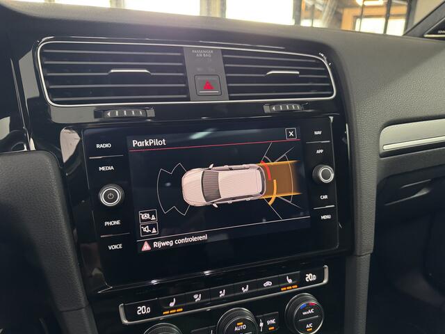 Volkswagen GOLF 2.0 TSI GTI DSG / Pano / Keyless / Winter
