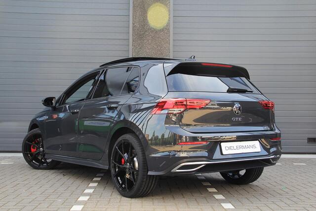 Volkswagen GOLF 1.4 eHybrid GTE Pano | Bijenkorf verlichting + IQ lichten | 19' Estoril velgen | Bomvol | BTW Voertuig!