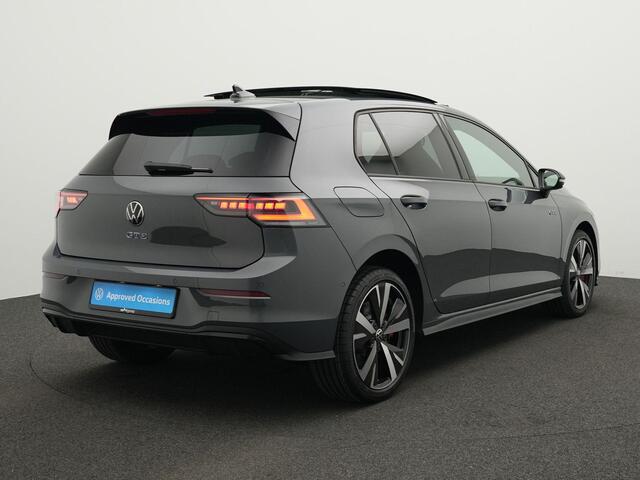 Volkswagen GOLF 1.5 272 pk DSG eHybrid GTE | Black Style | Pano | Trekhaak | 18 inch | Head-Up Display | 360 Camera | 18 inch