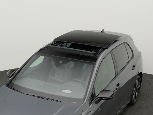 Volkswagen GOLF 1.5 272 pk DSG eHybrid GTE | Black Style | Pano | Trekhaak | 18 inch | Head-Up Display | 360 Camera | 18 inch