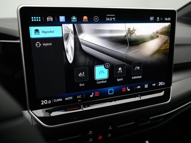 Volkswagen GOLF 1.5 272 pk DSG eHybrid GTE | Black Style | Pano | Trekhaak | 18 inch | Head-Up Display | 360 Camera | 18 inch